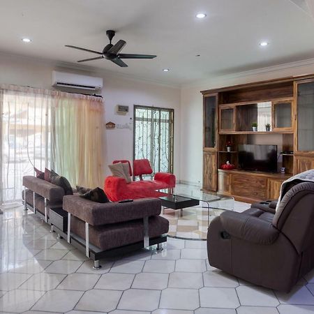 Gunung View Homestay 10 To 12 Pax Near Sunway Tambun ايبوه المظهر الخارجي الصورة