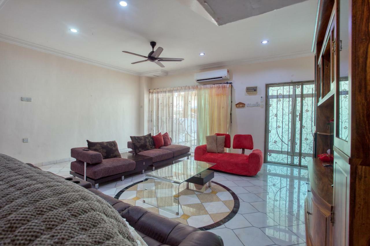 Gunung View Homestay 10 To 12 Pax Near Sunway Tambun ايبوه المظهر الخارجي الصورة