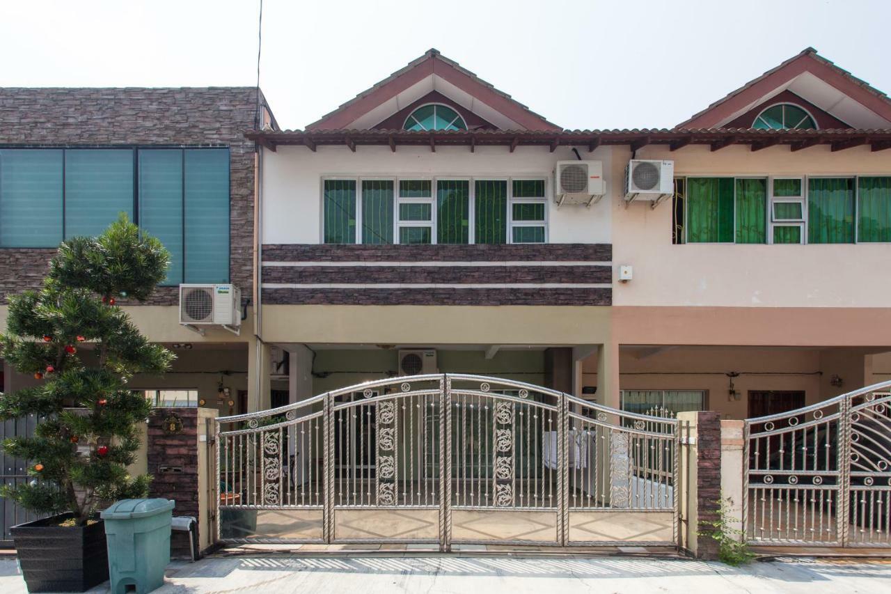 Gunung View Homestay 10 To 12 Pax Near Sunway Tambun ايبوه المظهر الخارجي الصورة